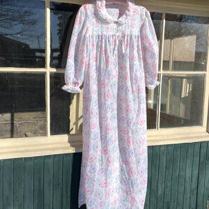 Vintage Fleece Collared Nightgown – Rose Heart Pattern - White Lace Ruffles -